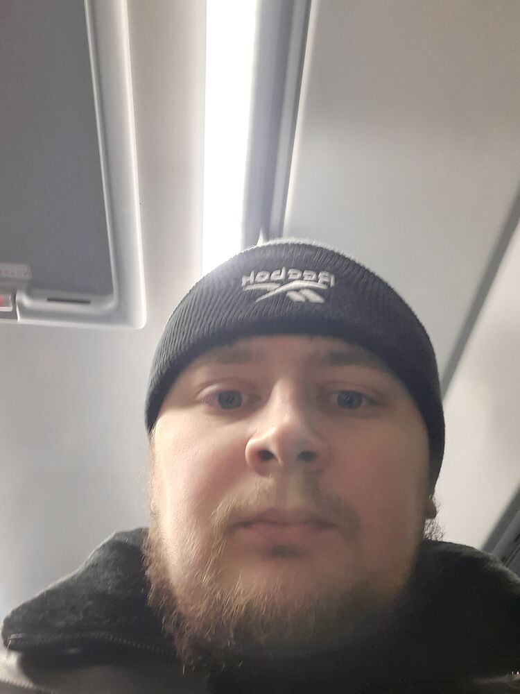  31850994  , 37 ,    