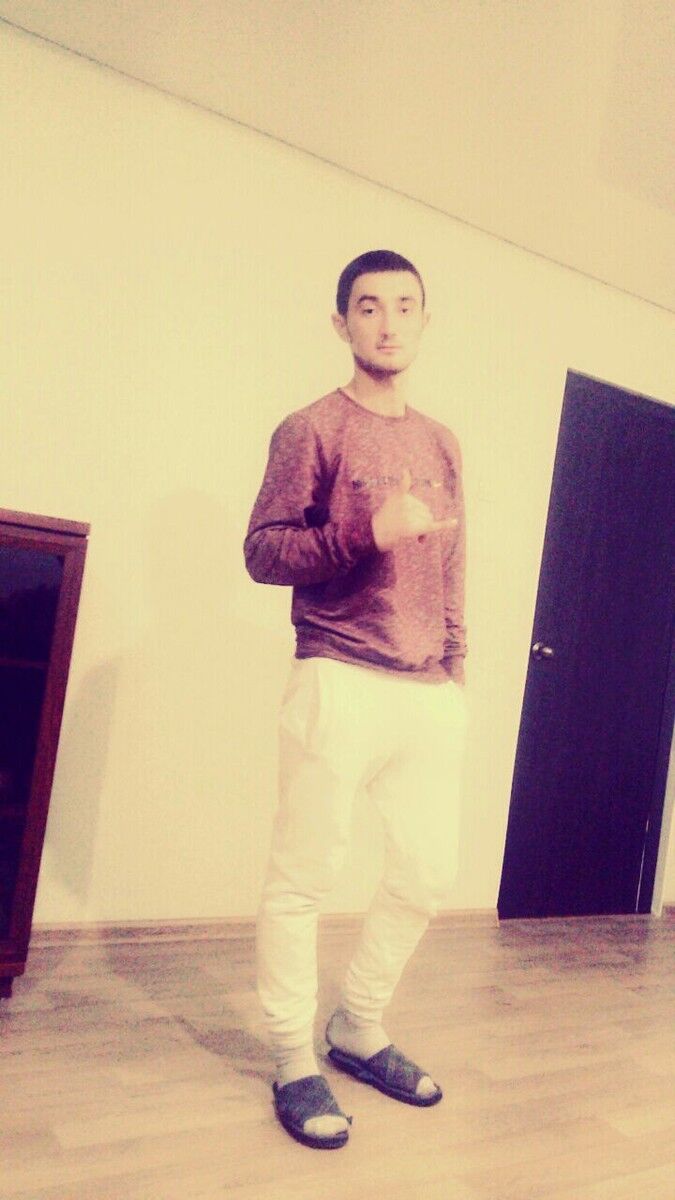  11257934  Bahh Tee, 30 ,    