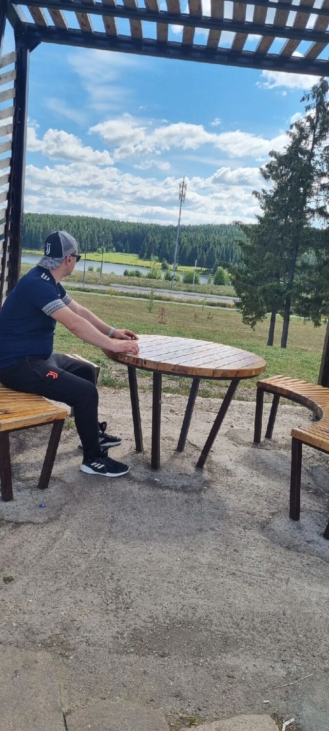  33120654  Ilya, 37 ,     