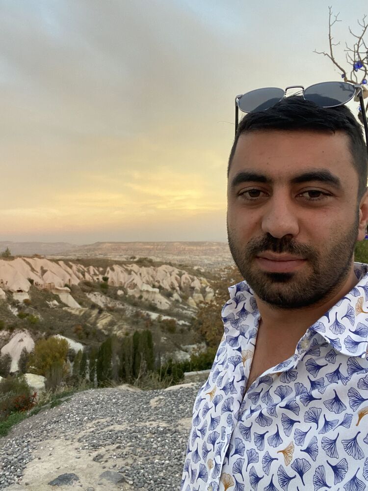  41564294  Adil, 29 ,    