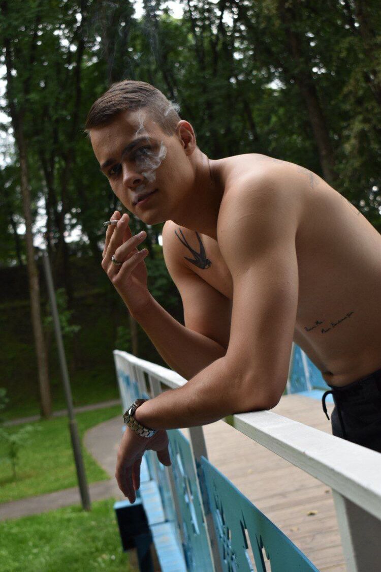  ,   Arthur, 23 ,   ,   