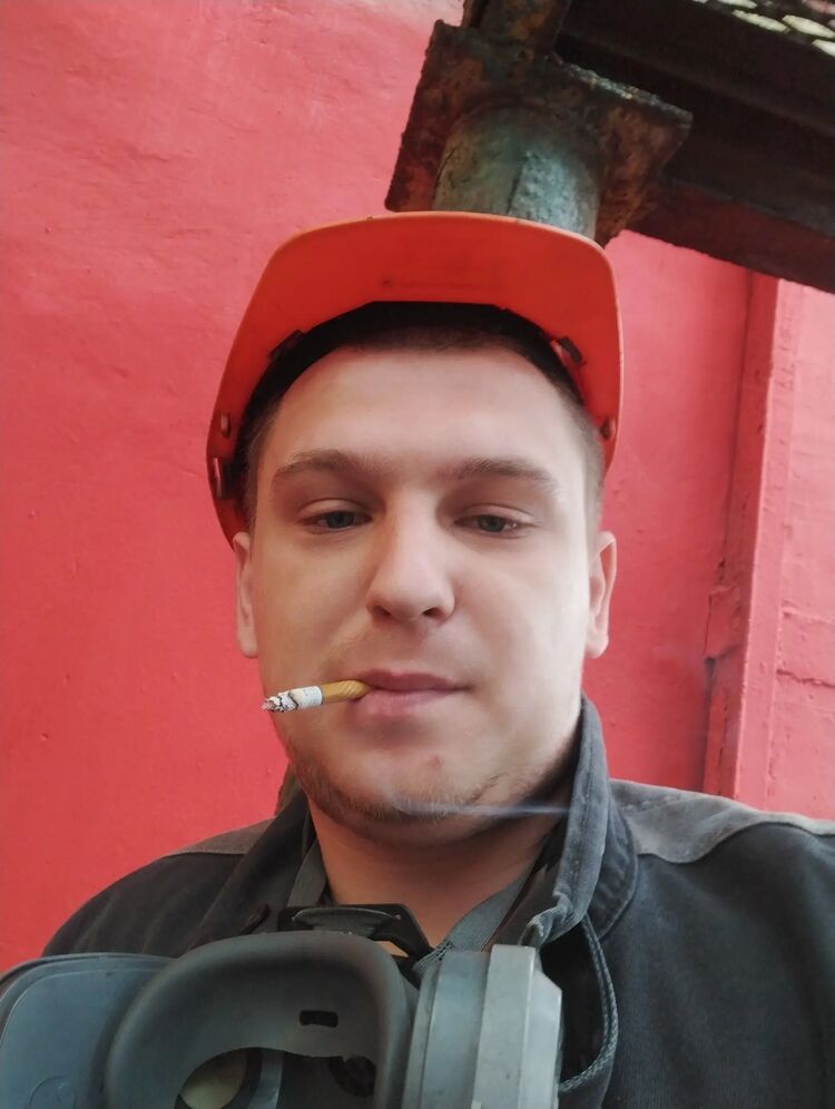  39468614  Roman, 28 ,    