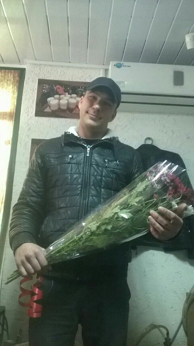  21434614  Alex, 35 ,    