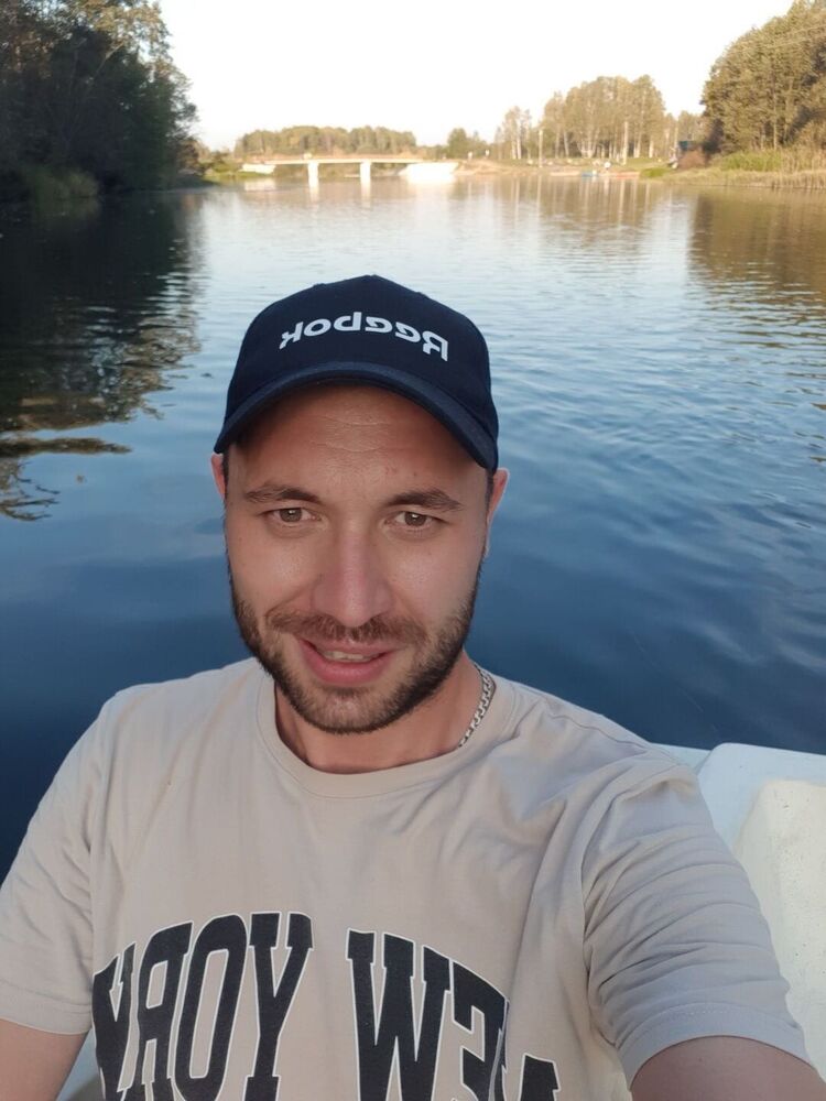  46180654  Rustem, 34 ,    