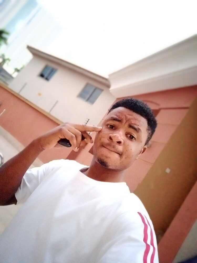  Lagos,   Oshiyemi, 32 ,   ,   , c 