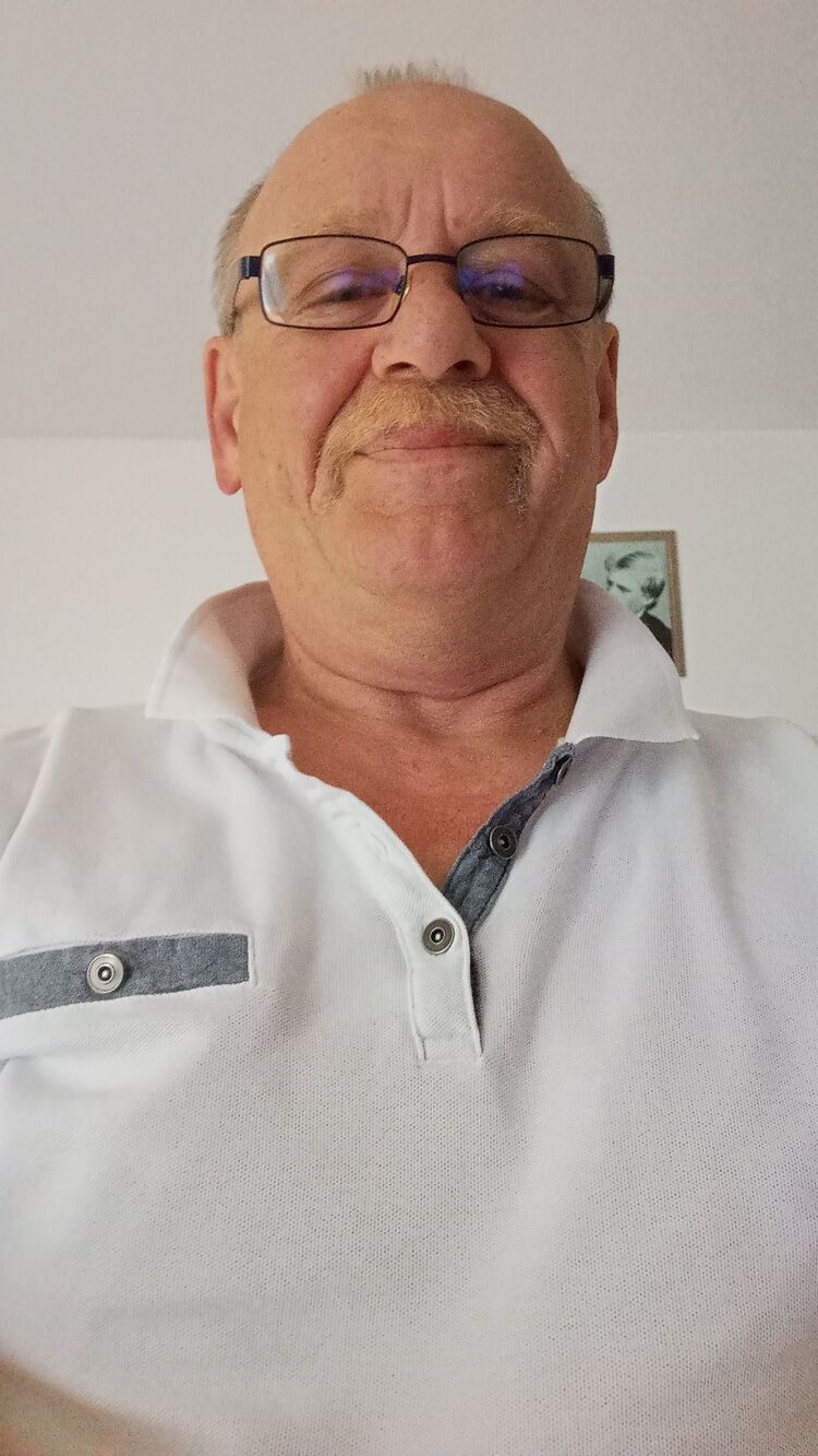  24286944  Robert, 61 ,    Bad Hersfeld