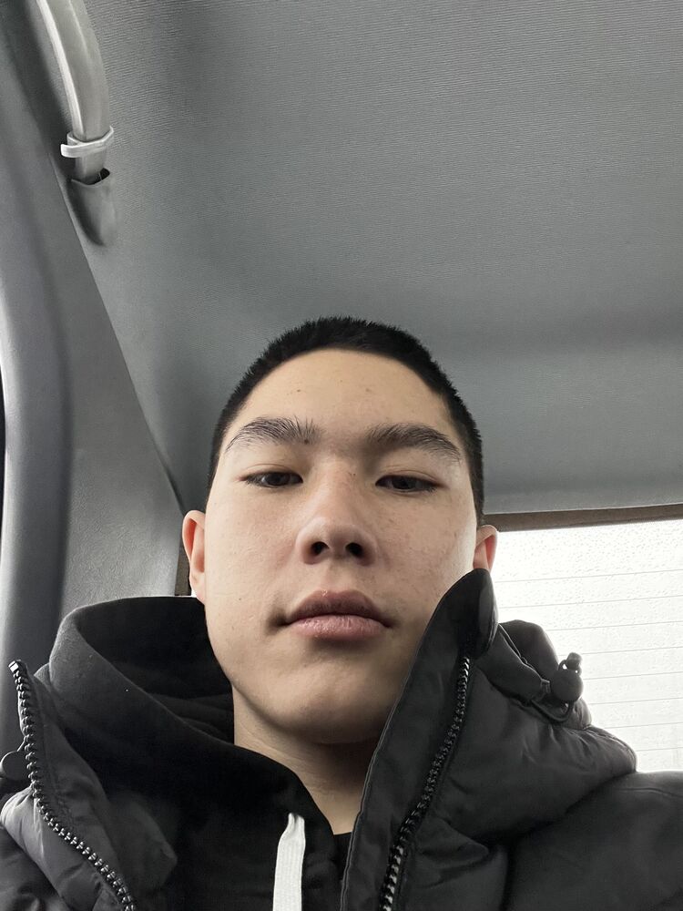  31089724  Oskar, 23 ,    