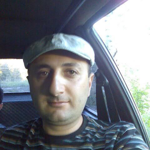  ,   Artur, 47 ,   ,   