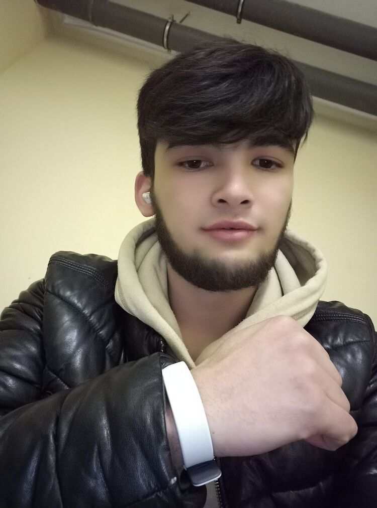 ,   Farik, 24 ,   ,   