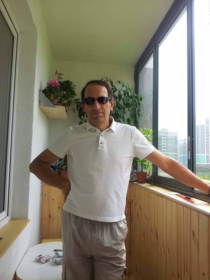  19624184  Zoran, 52 ,    