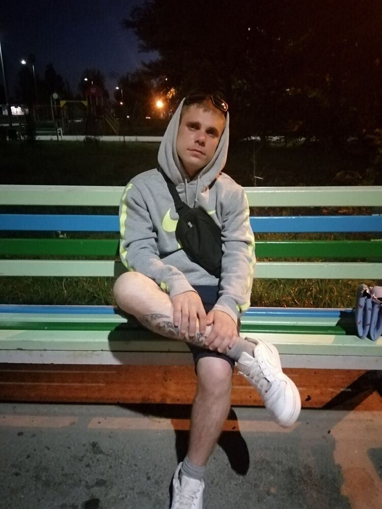  ,   Tony, 32 ,   ,   , c 