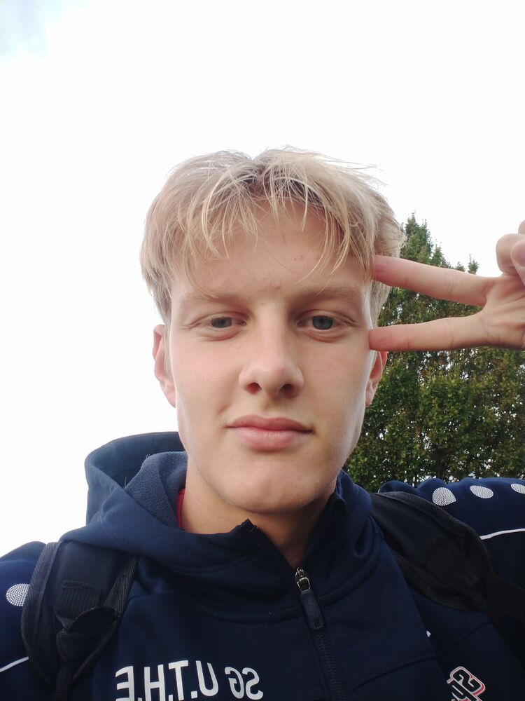  ,   Artem, 19 ,   ,   