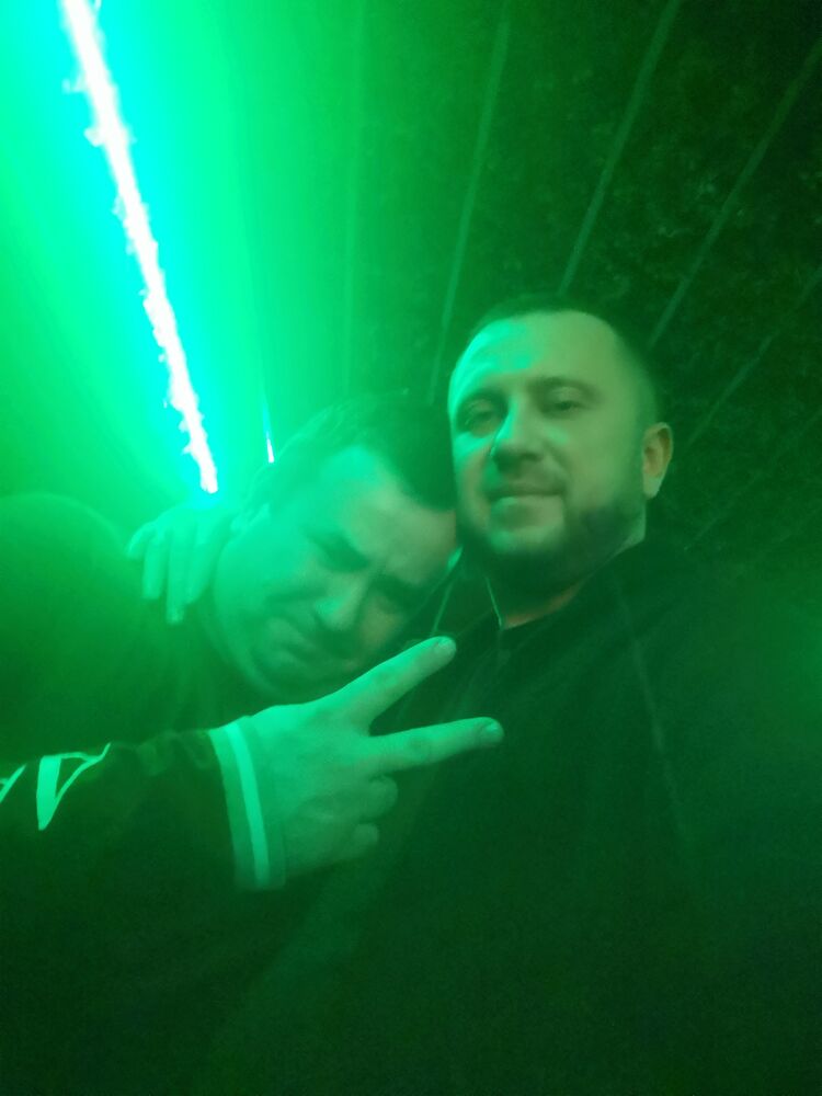  ,   Nikc, 39 ,   c 
