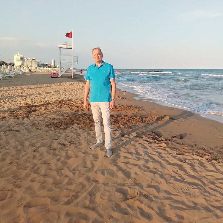  45543634  Evgenij, 52 ,    -