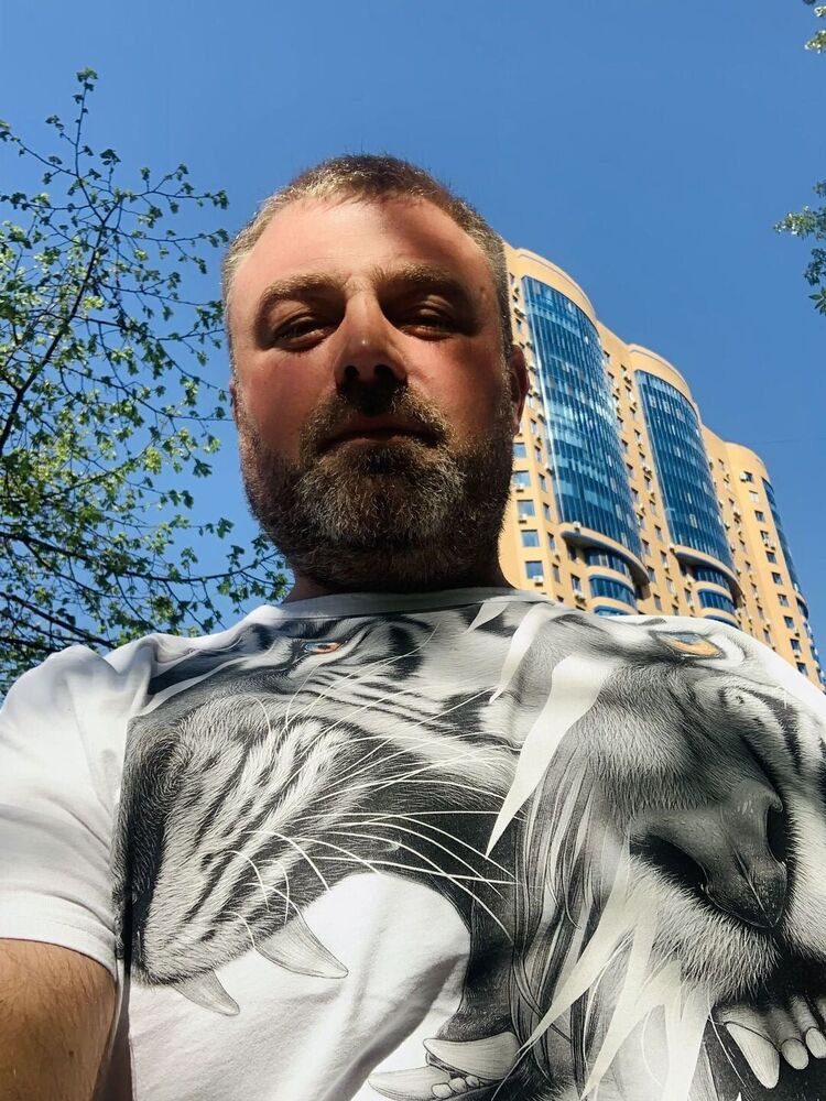  34207994  Aleksei, 43 ,    