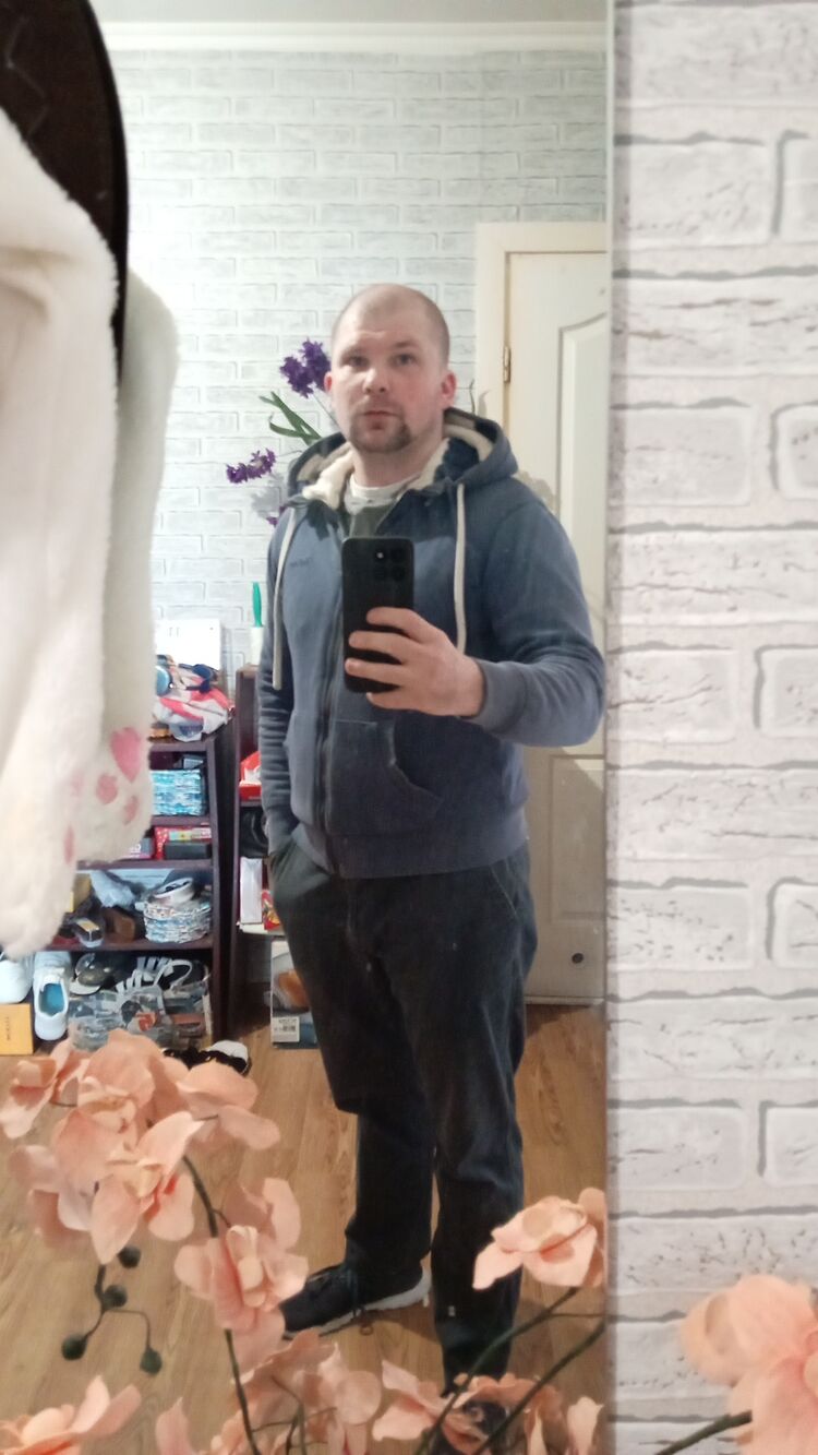  51015334  Andrei, 30 ,    