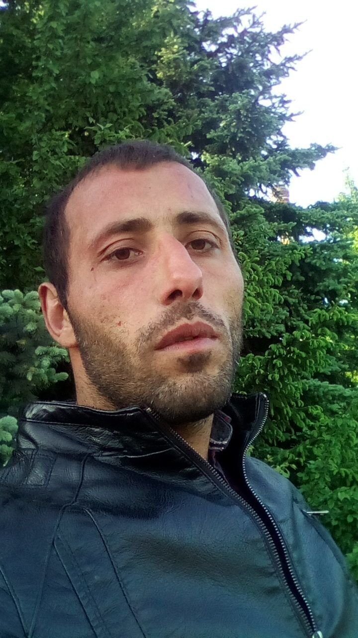  ,   Armen, 36 ,   ,   