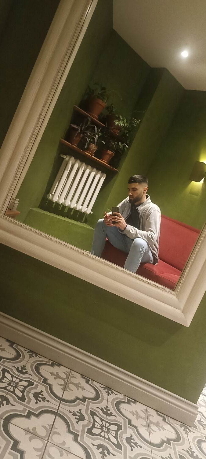  30025864  Yusuf, 29 ,    