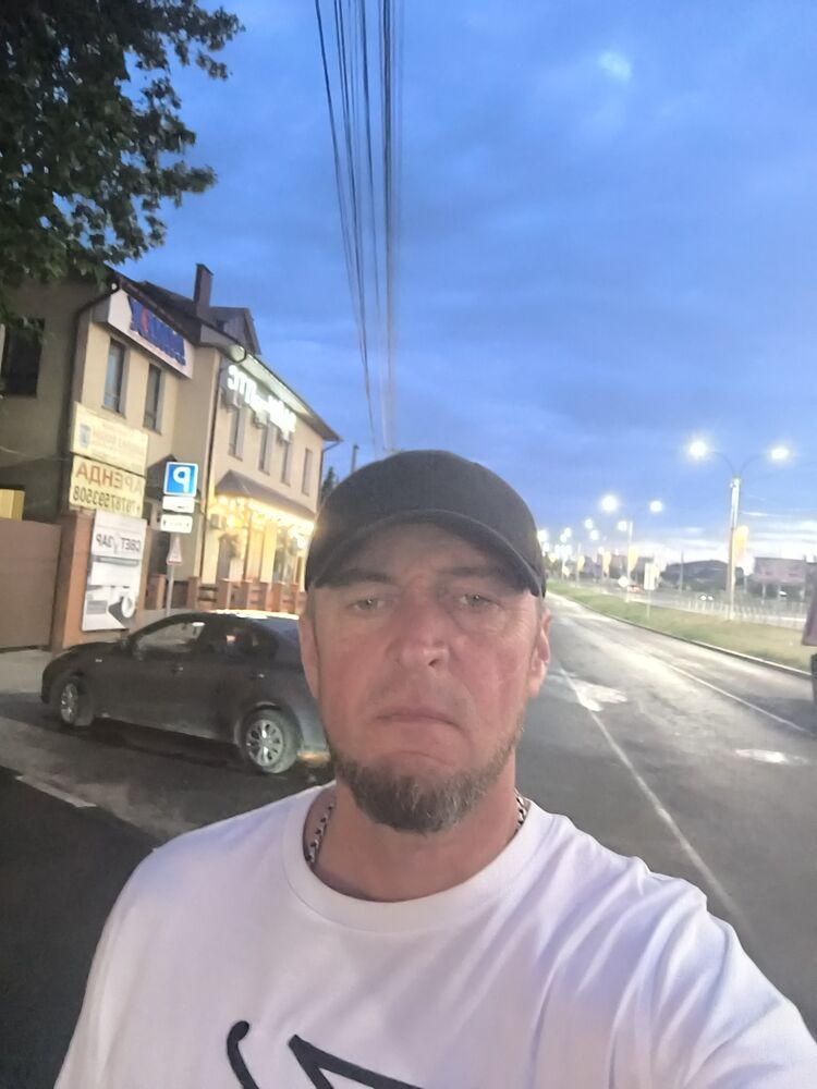  ,   Viktor, 45 ,   c 
