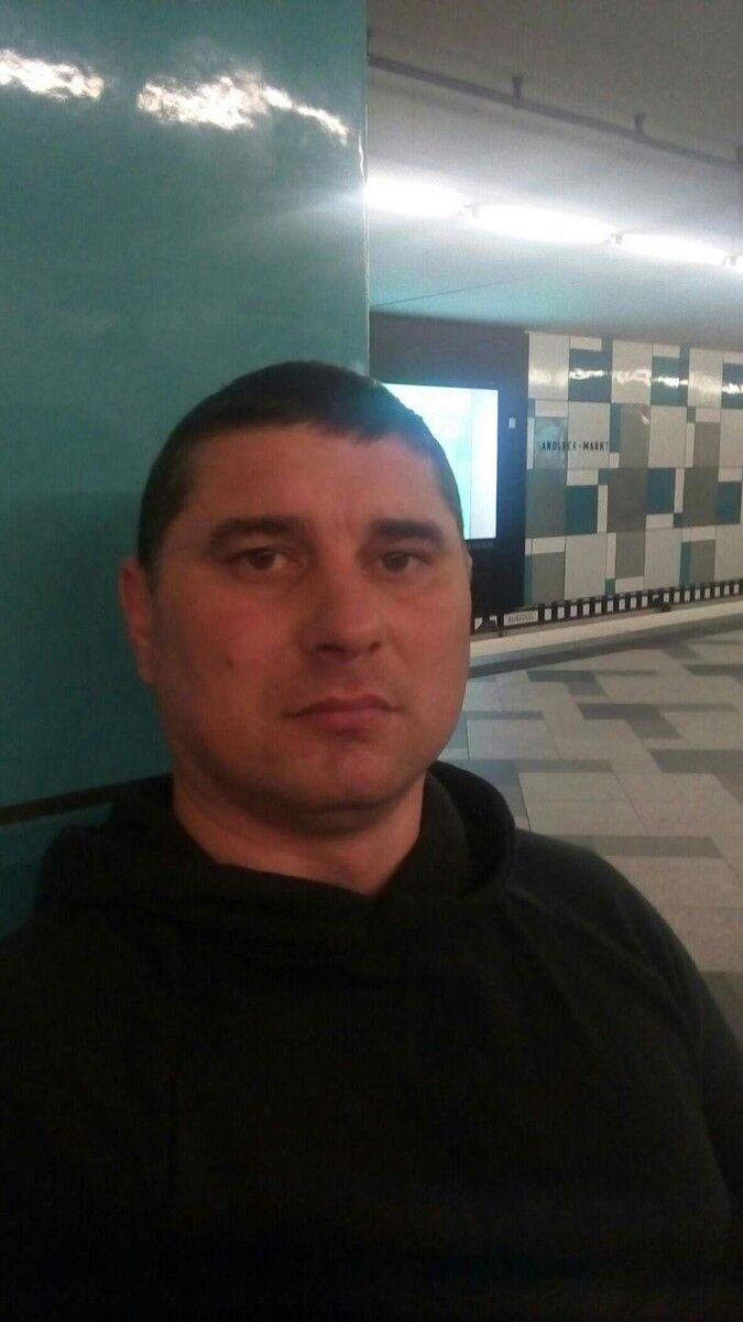  ,   Eduard, 40 ,  