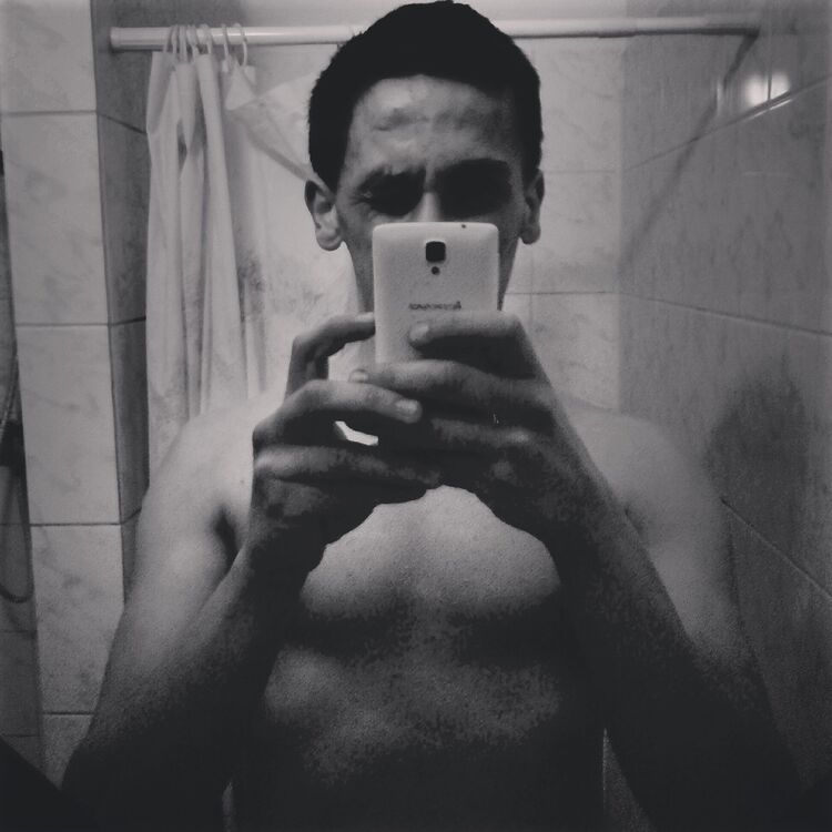 11571644  Gufiko, 31 ,    