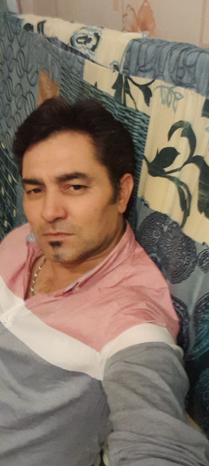  31509204  Adem, 47 ,    