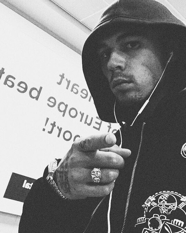  ,   Wasyl, 28 ,   