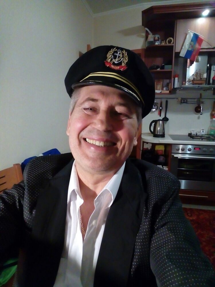  11739084  Anatolii, 69 ,    