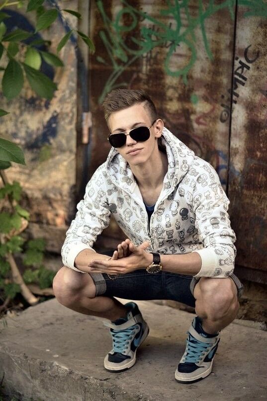  8496664  Leva Leva, 31 ,    