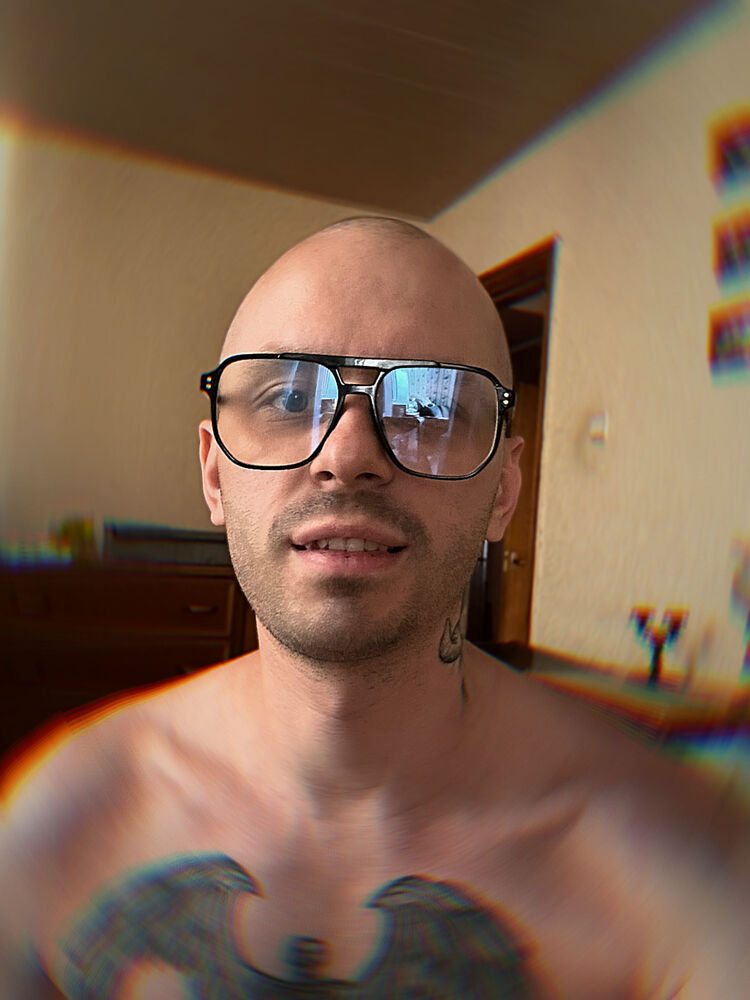  ,   Aliaksandr, 32 ,   ,   , c , 