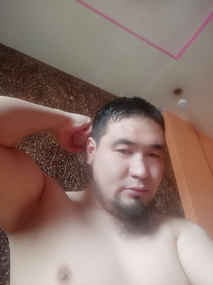  20707544  Kuba, 37 ,    