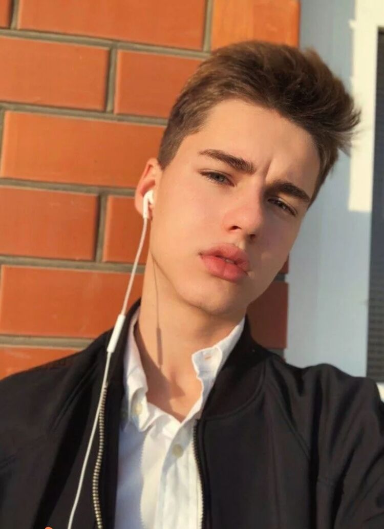  47920224  Egor, 19 ,    