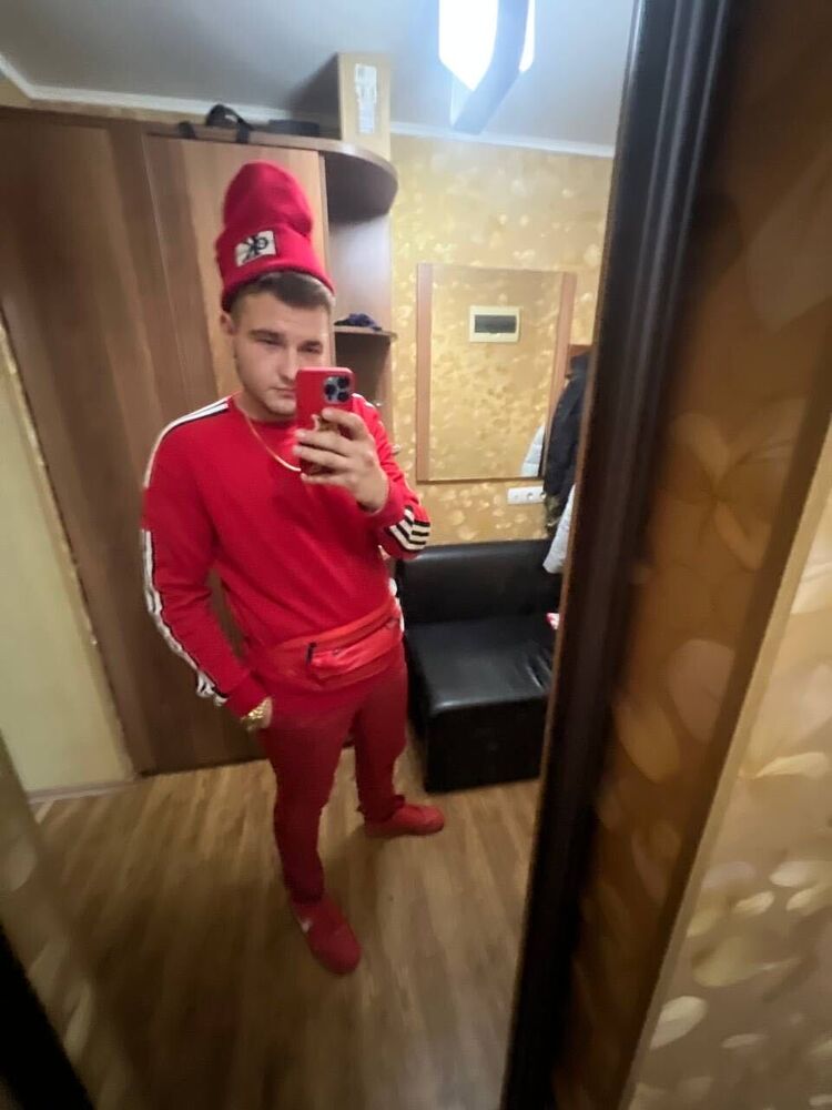  40254254  Artem, 23 ,    