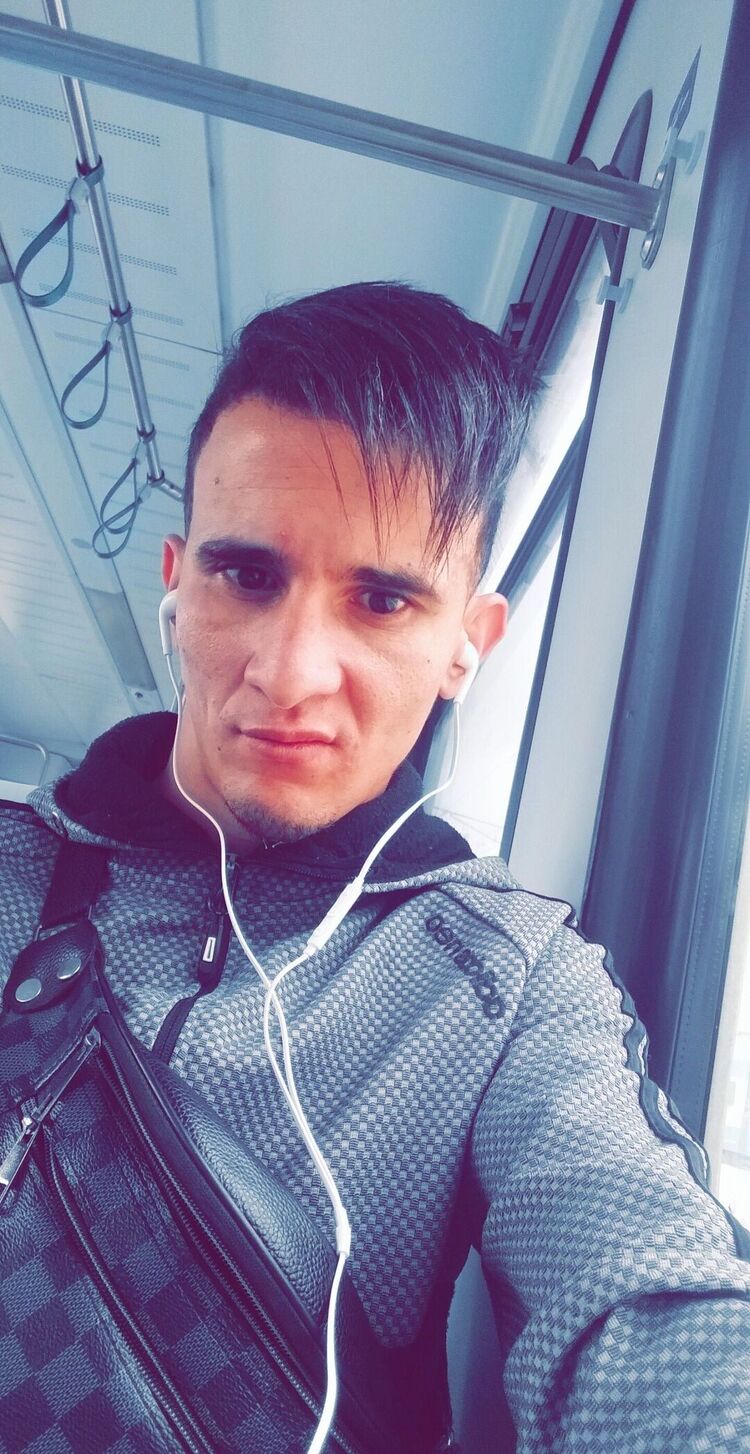  Algiers,   , 31 ,   c 