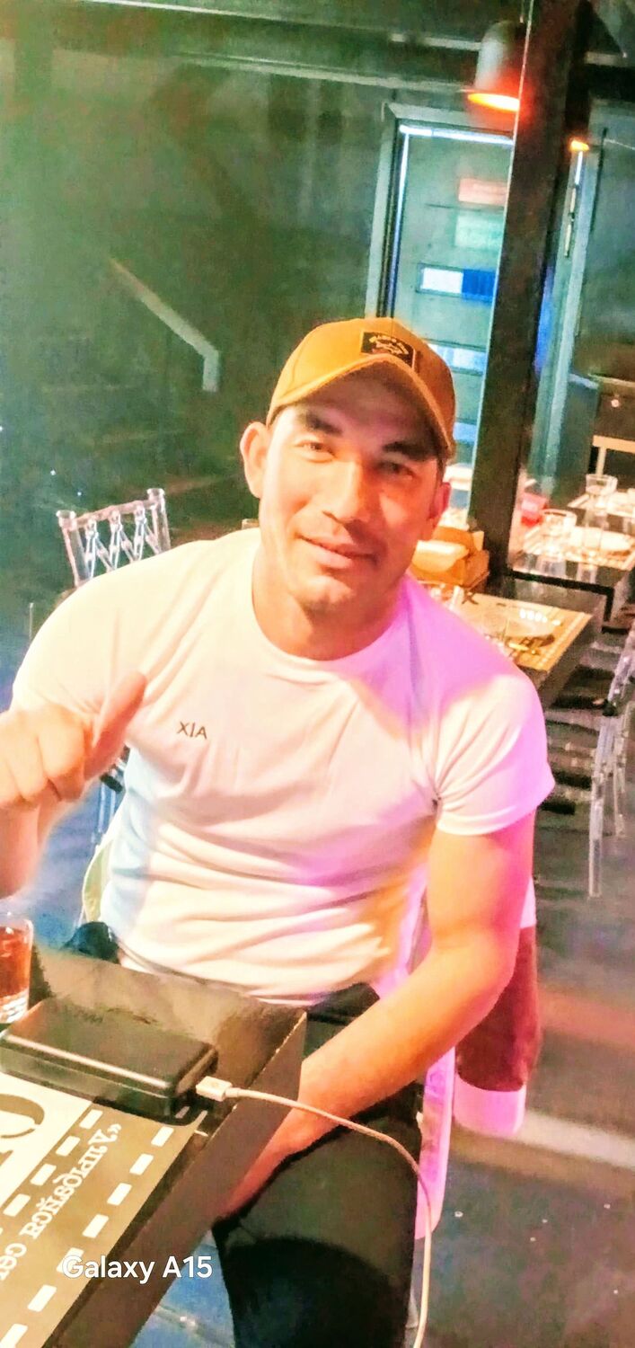  52673044  , 37 ,    -