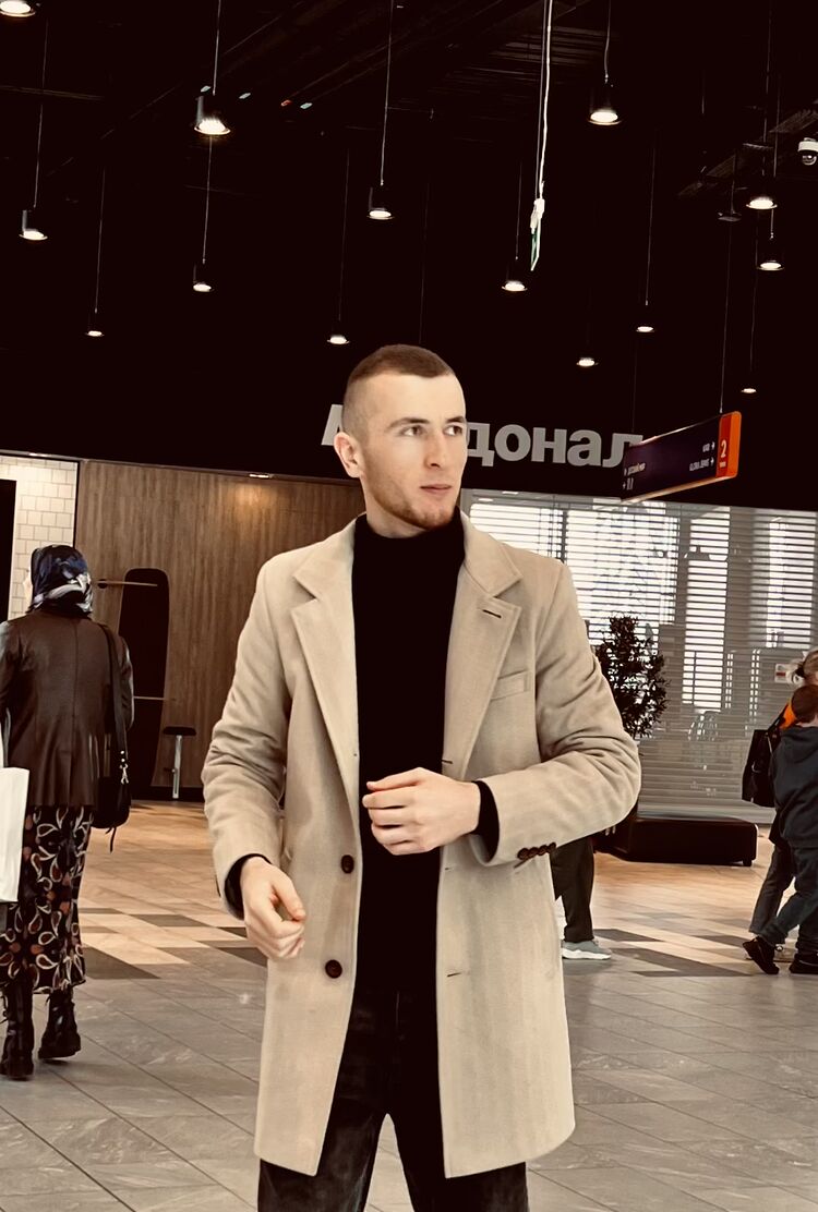  31666864  Amrullo, 27 ,    