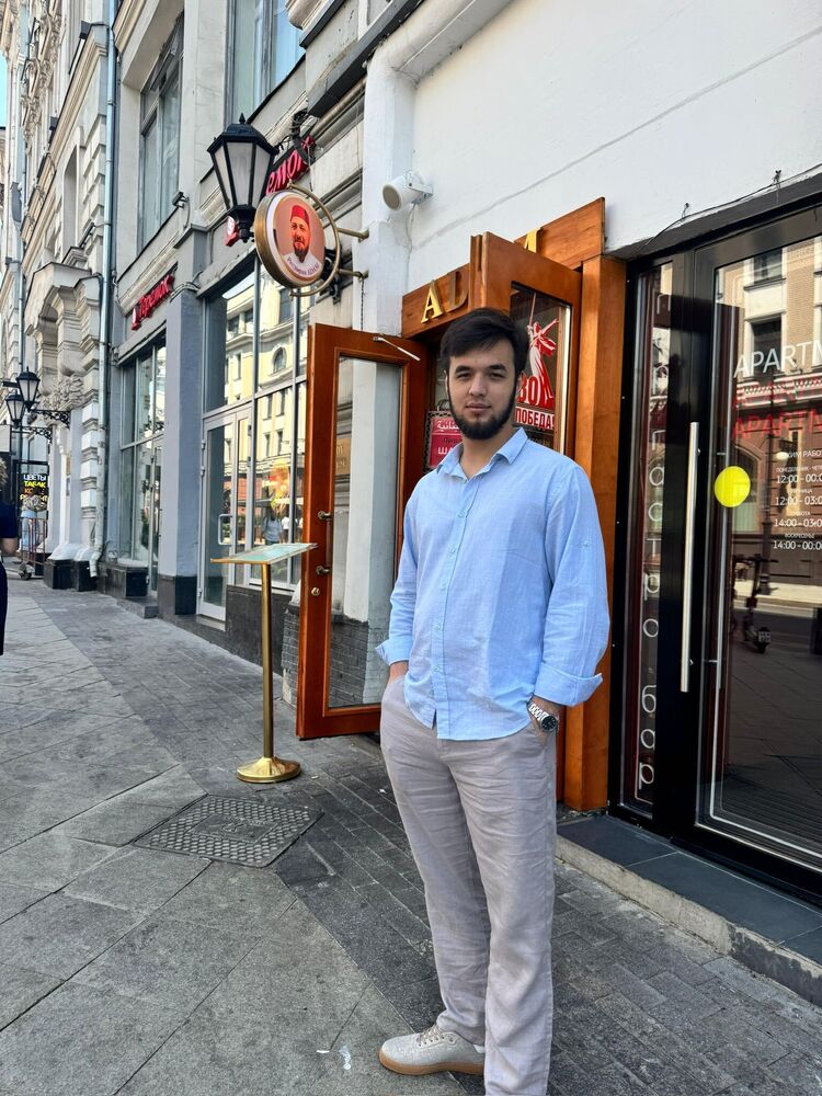  Broadway,   Anis, 23 ,   ,   