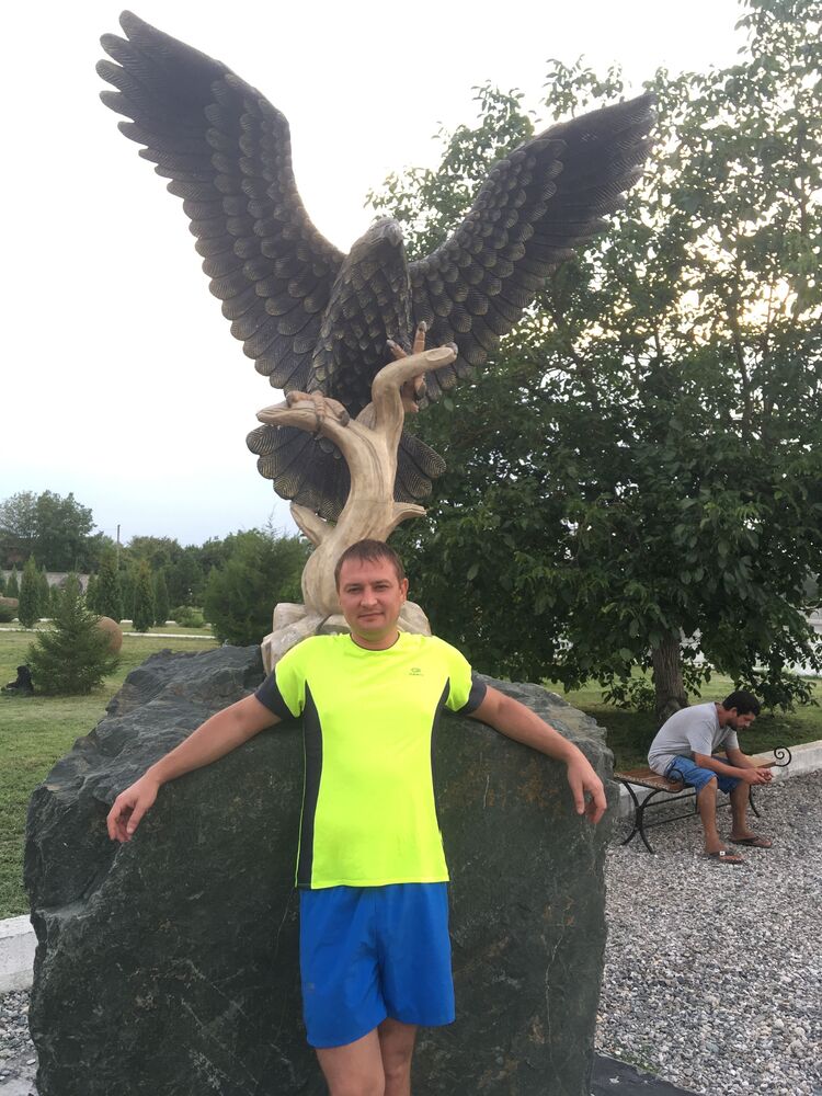  --,   , 42 ,   