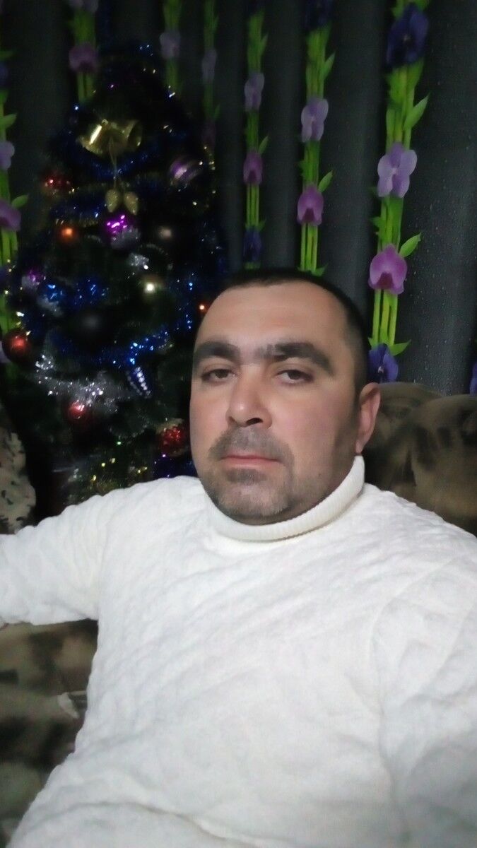  18575774  Araik, 46 ,     