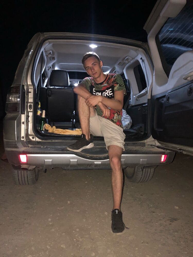  30782794  Grigory, 26 ,    