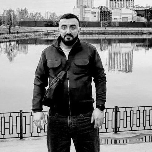  43466004  Arman, 26 ,    