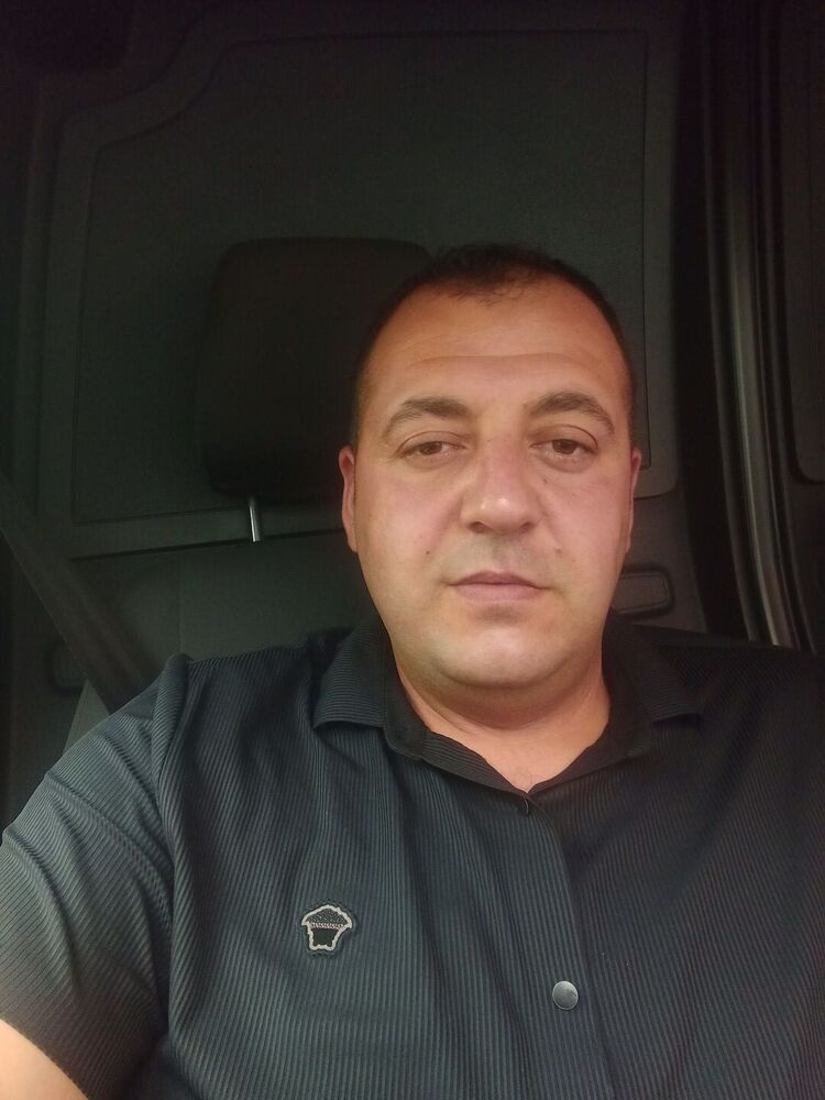  52939394  , 35 ,    