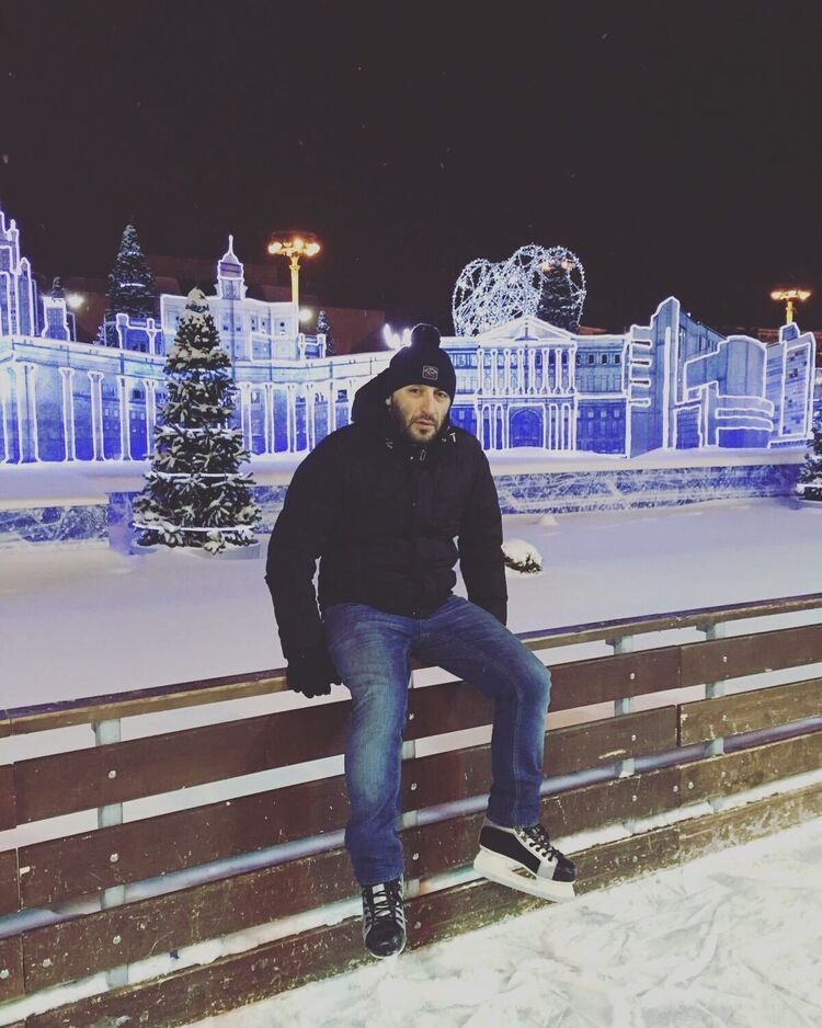  ,   Artur, 39 ,   ,   , c 