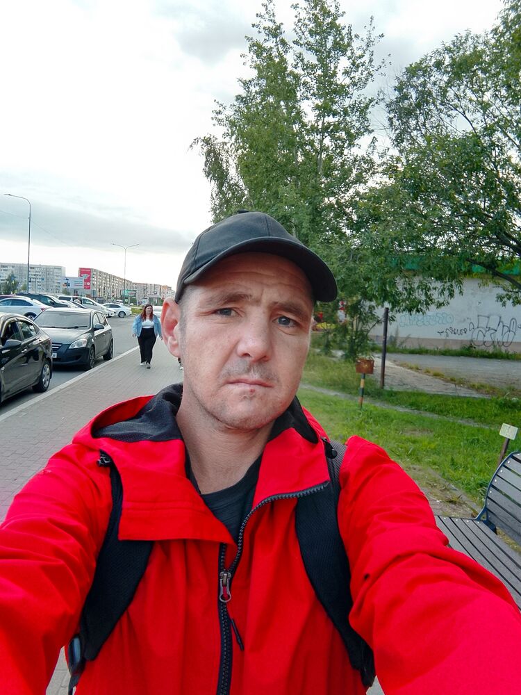  45364414  Vladimir, 38 ,    