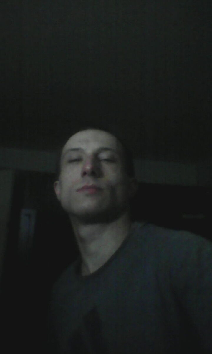  8968414  Artur, 37 ,    