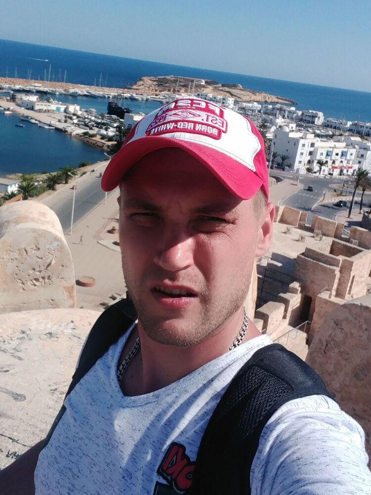 42400814  Andrey, 41 ,    