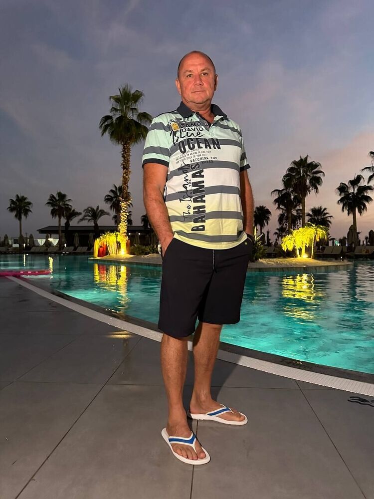  48427074  Stanislav, 57 ,    