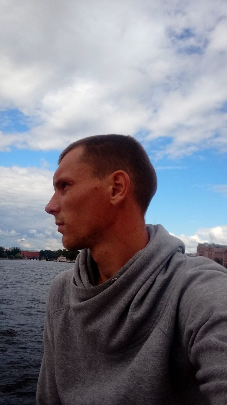  28900494  Alexander, 28 ,    