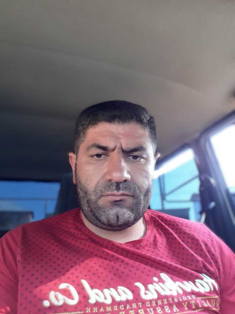  ,   Artur, 42 ,   ,   , c 