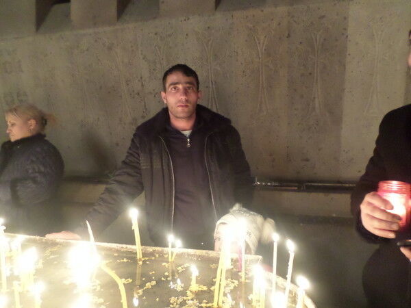  17271774  Ando sldoyan, 33 ,    